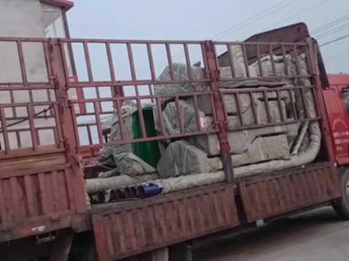 山西學(xué)?；@球架發(fā)貨裝車